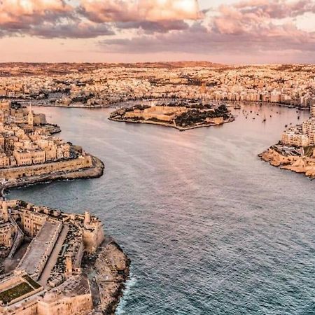 Sea View Penthouse In Tas-Sliema Apartment Ngoại thất bức ảnh