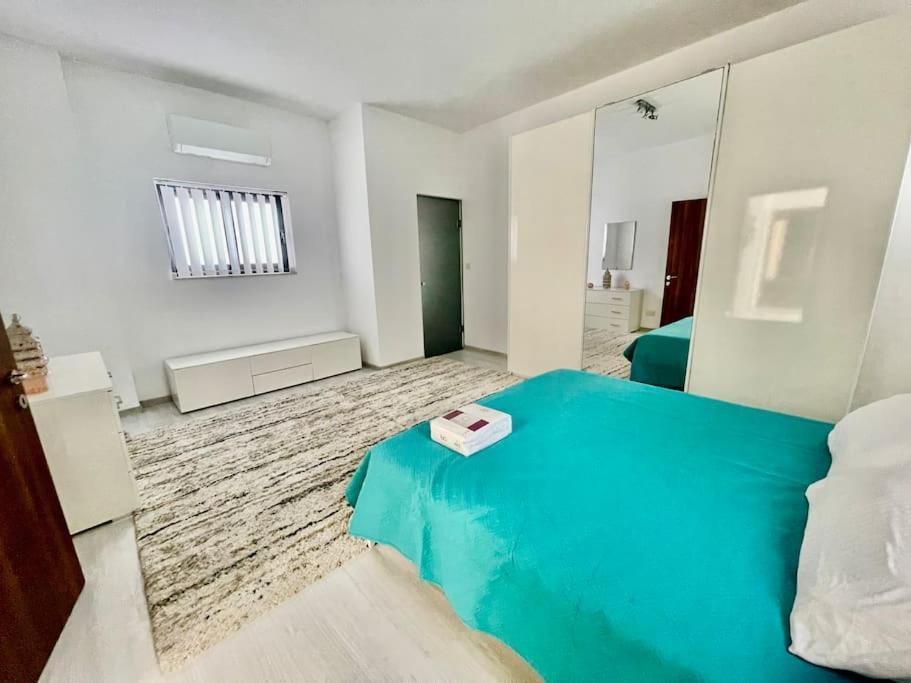 Sea View Penthouse In Tas-Sliema Apartment Ngoại thất bức ảnh