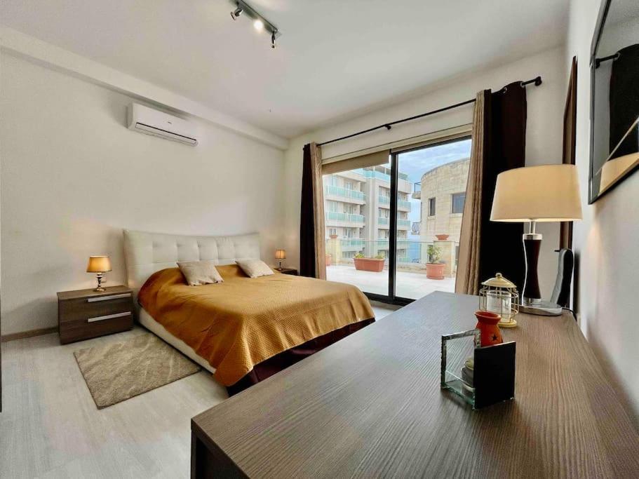 Sea View Penthouse In Tas-Sliema Apartment Ngoại thất bức ảnh